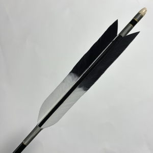 1913黒6つ矢・七面鳥(染め)・糸色-グレー系｜有限会社 しらみず弓道具店